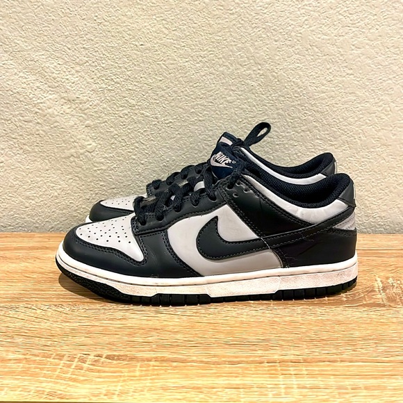 Grade School Nike Dunk Low - Picture 2 of 6